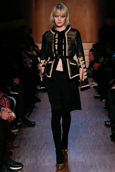 Look 25